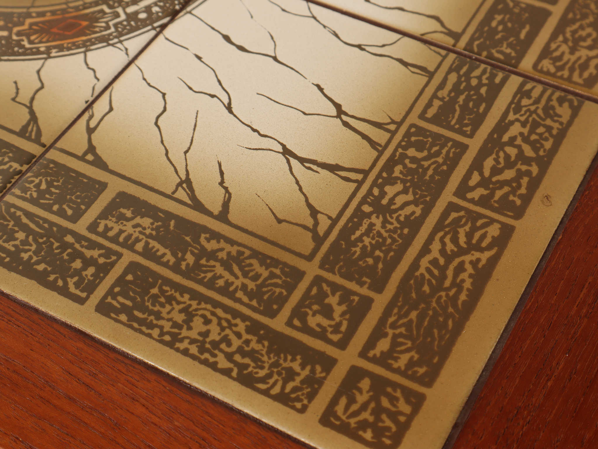 タイルトップネストテーブル | ロイズ・アンティークス | ヨーロッパの