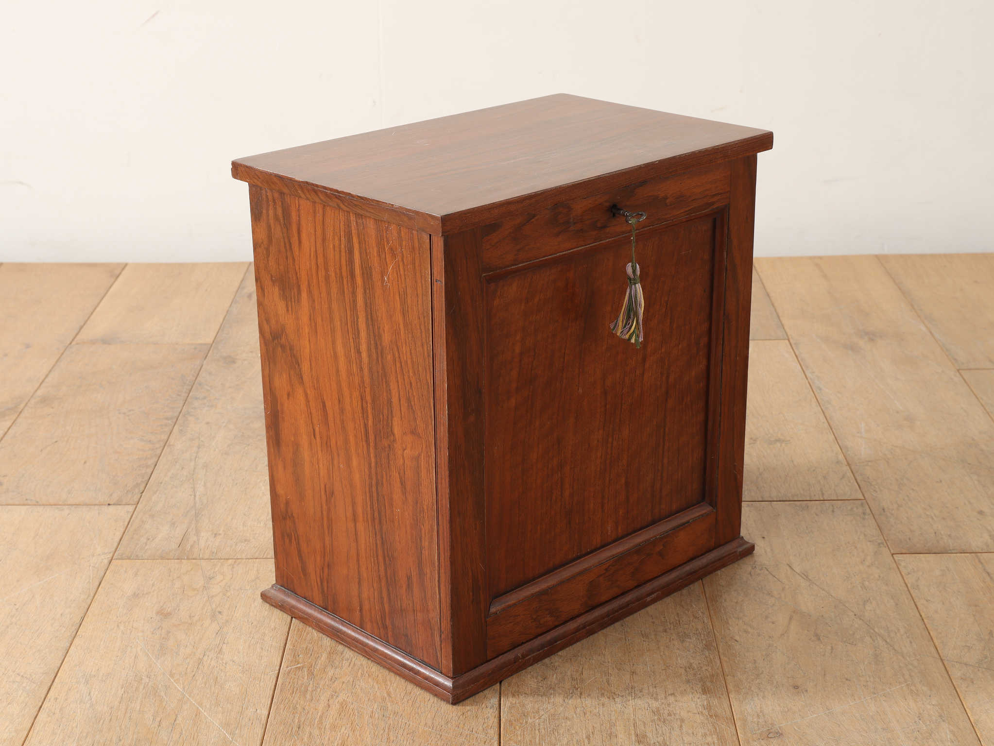 コレクションケース | ロイズ・アンティークス | ヨーロッパの