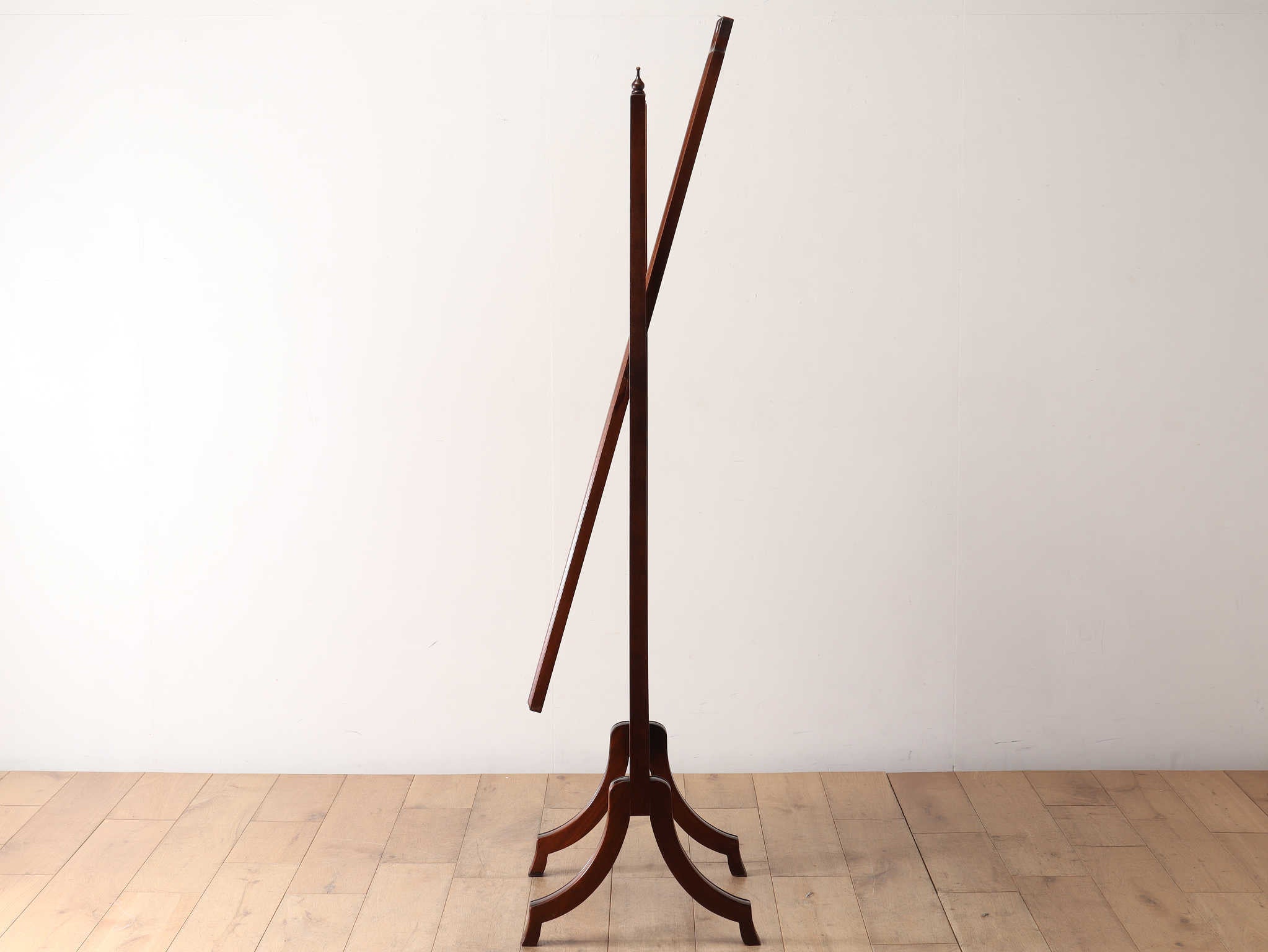 シュバルミラー | ロイズ・アンティークス | ヨーロッパのアンティーク