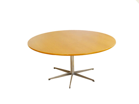 ARNE JACOBSEN サーキュラーテーブル