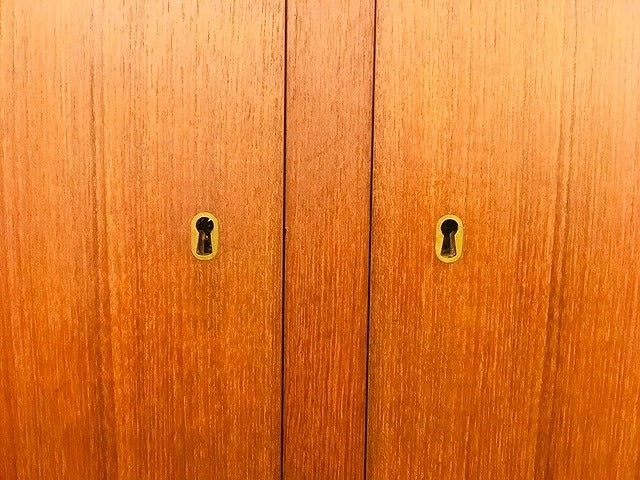 コーナーキャビネット | ロイズ・アンティークス