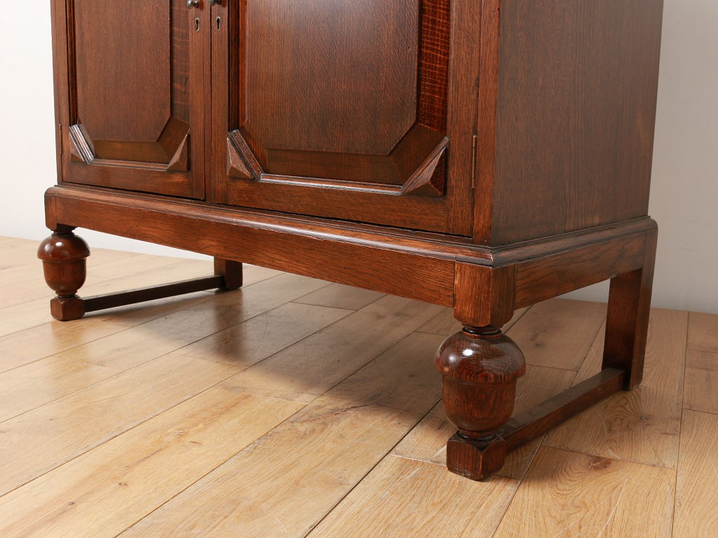 ロイズアンティークス　カップボード　チェスト Lloyd's Antiques Real Antique Cupboard / ロイズ