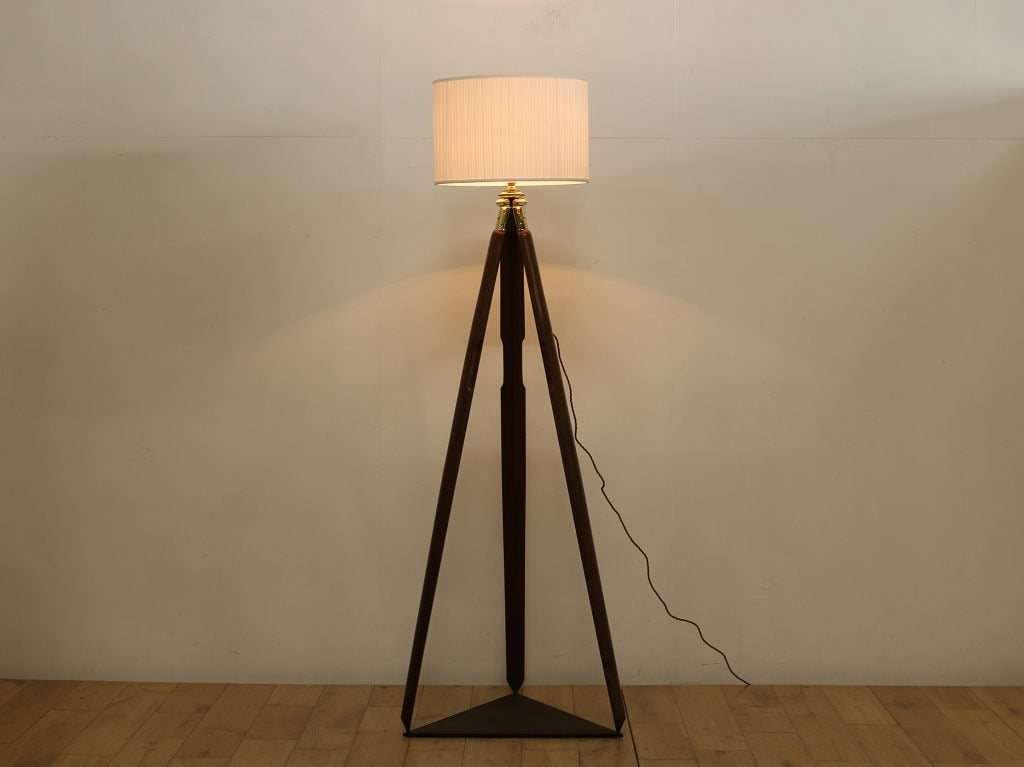 大塚家具フロアライトアンティーク調獣脚