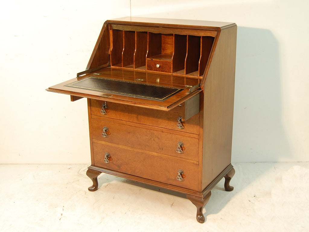 Lloyd’s Antiques ロイズアンティークス　ビューロー　ビンテージ ビューロー | ロイズ・アンティークス | ヨーロッパのアンティーク