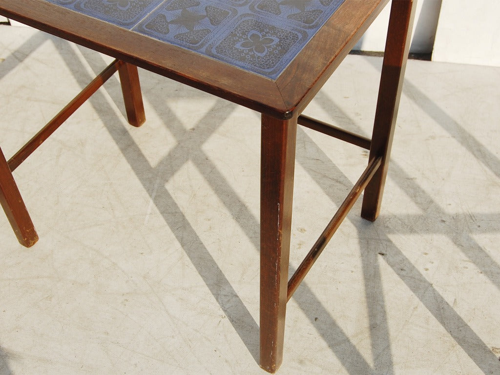 タイルトップネストテーブル | ロイズ・アンティークス | ヨーロッパの