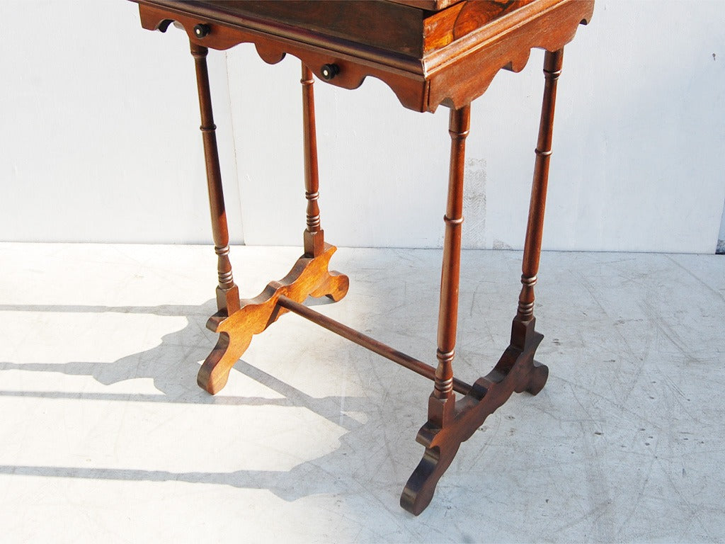 チェステーブル | ロイズ・アンティークス | ヨーロッパのアンティーク