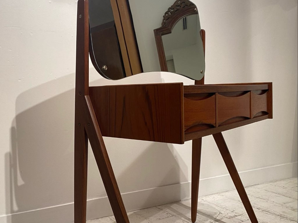 Arne Vodder アルネヴォッダー　ドレッサー　北欧　送料込 Arne Vodder アルネヴォッダー ドレッサー 北欧